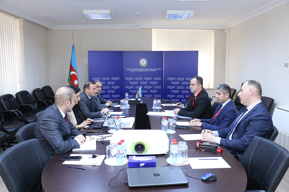 İqtisadiyyat və idarəetmə kafedrası təhsil proqramlarının müzakirəsini davam etdirir