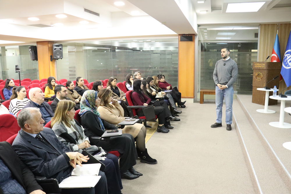 Azərbaycan Universitetində “Xidmət düşüncə tərzinin inkişaf etdirilməsi” mövzusunda təlim keçirilib