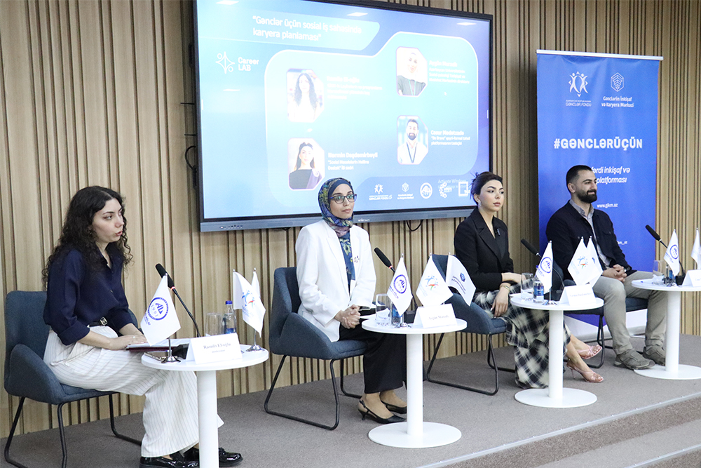 Azərbaycan Universitetində “CareerLAB” şəbəkəsi çərçivəsində panel müzakirə təşkil olunub
