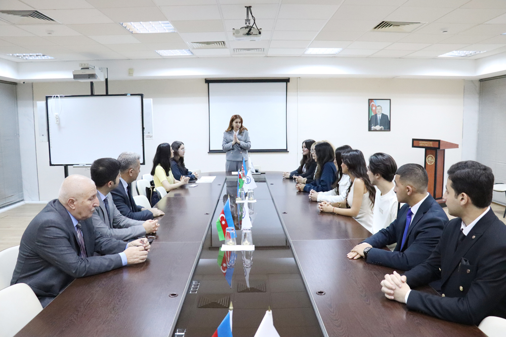 Azərbaycan Universitetinin “Brend tələbə”ləri təltif olunub